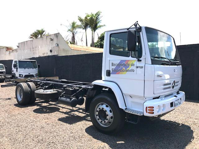 Mercedes BenZ MB 1718 Ano 2011